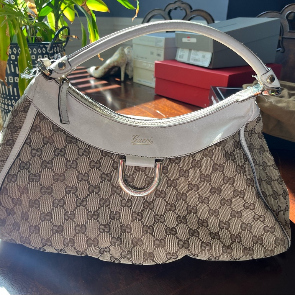 Authentic Large Gucci GG Logo Fabric D-Ring Hobo with white leather